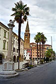 Portogruaro - La colonna di S. Marco con in cima il Leone, emblema dello stretto legame con Venezia. 